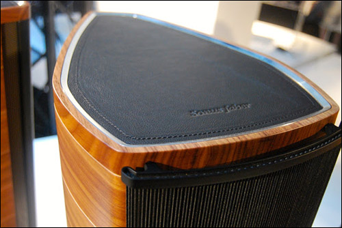 munich_2013_show_highend_high_end_report_matej_isak_mono_and_stereo_sonus_faber_olympica_devialet_new07 copy.jpg